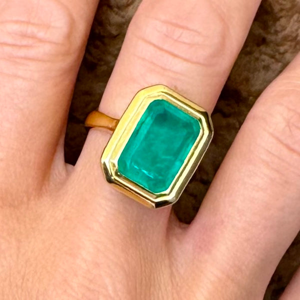 Matron Ring - Emerald