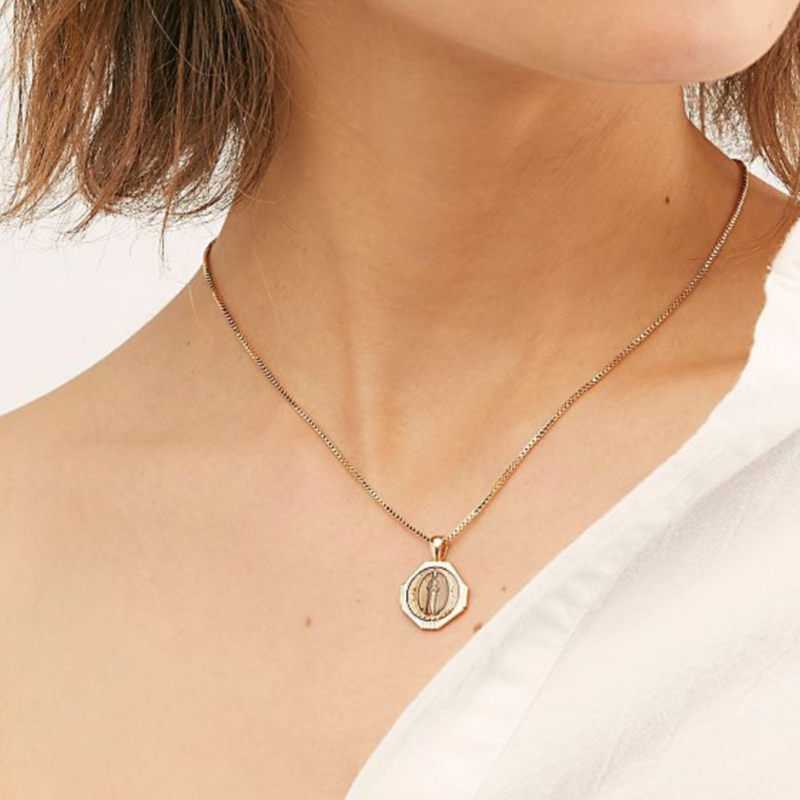 Sofia Pendant Necklace in Gray